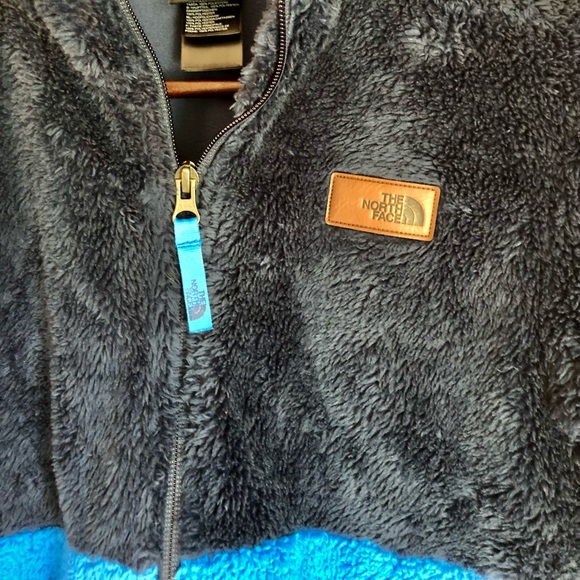 Boys NorthFace Jacket - Picture 2 of 5